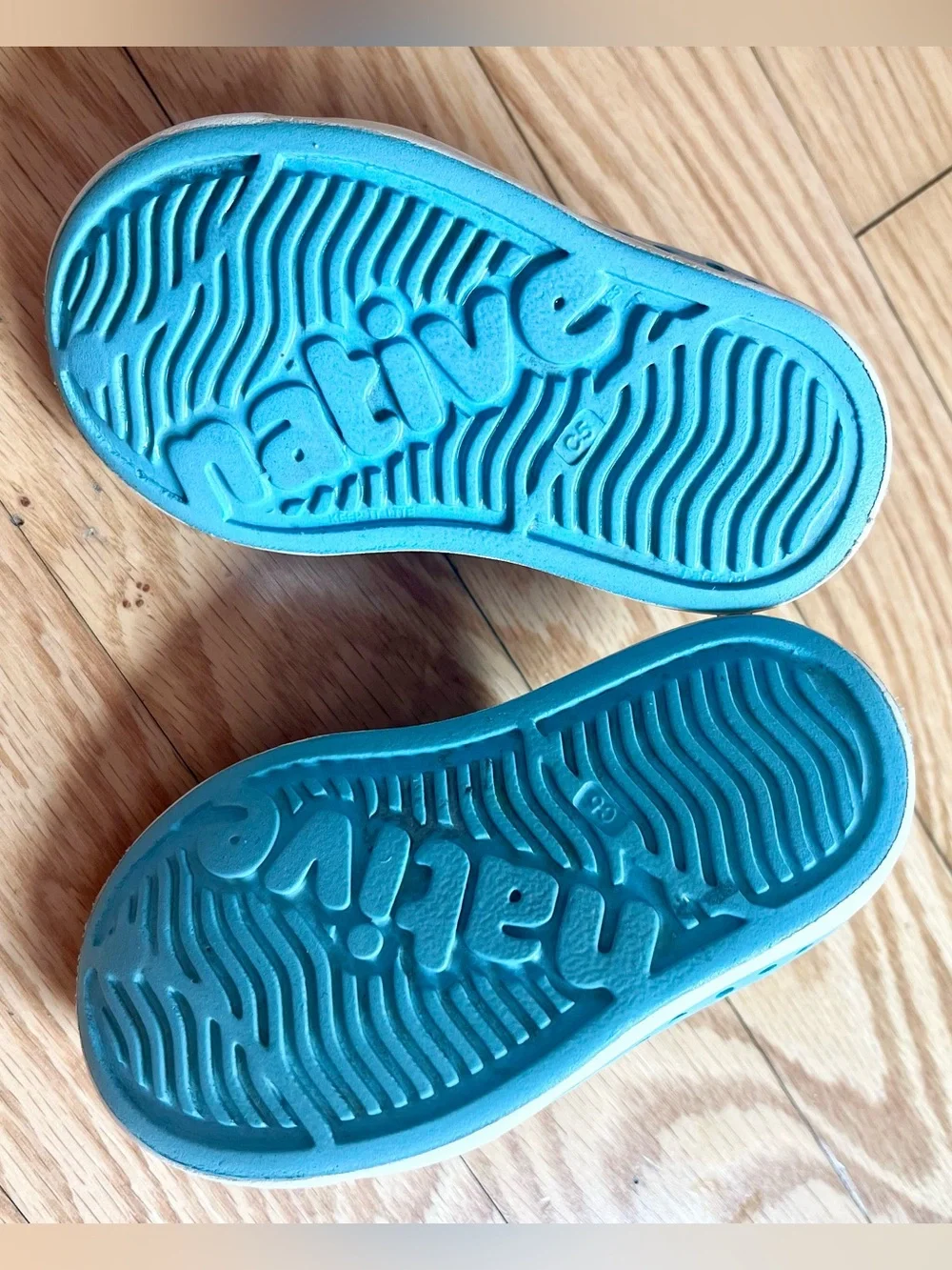 Native Kids Slip-On Water Shoes in Aqua Blue with White Toe Size 5T